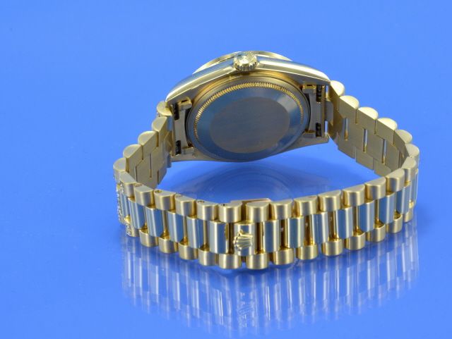 Rolex Day-Date mit Diamanten (nicht von Rolex die Steine)