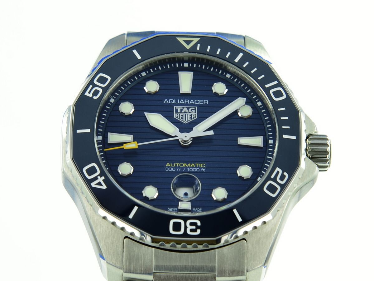 TAG Heuer Aquaracer Professional 300 Date WBP201B