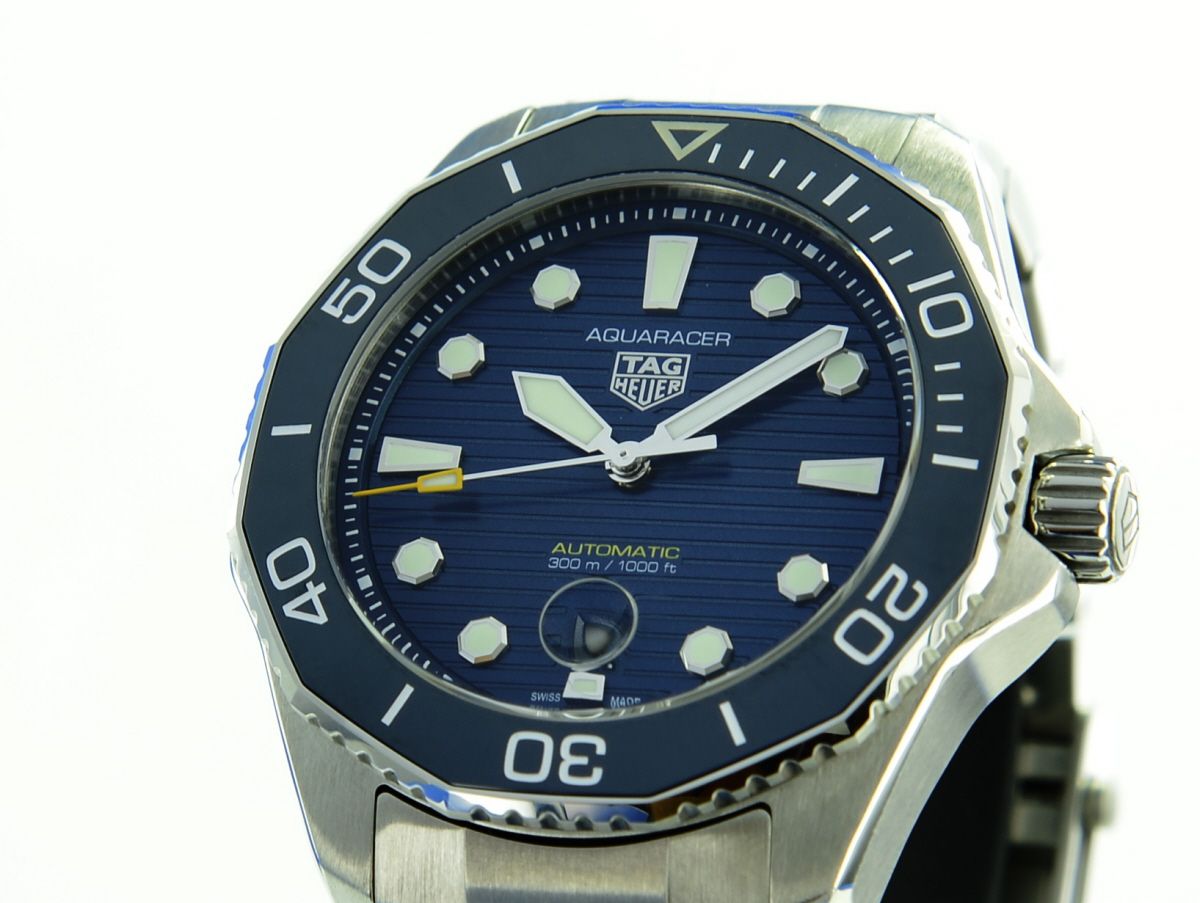 TAG Heuer Aquaracer Professional 300 Date WBP201B