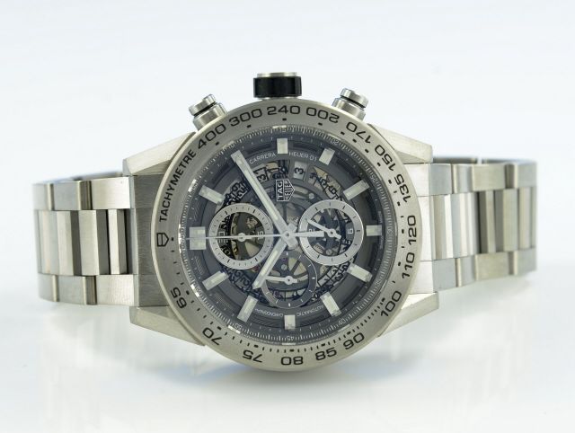 TAG Heuer Carrera Calibre Heuer 01