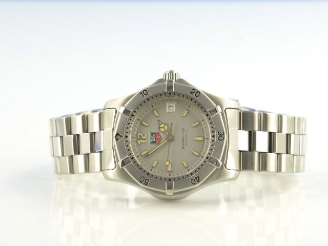 TAG Heuer Professional 2000 Quarz 35 mm