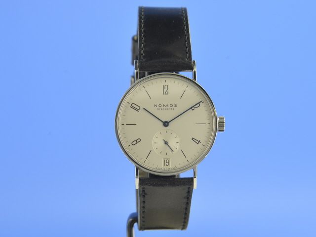 NOMOS Glash�tte Tangomat Datum