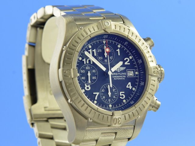 Breitling Avenger Chronograph Titan