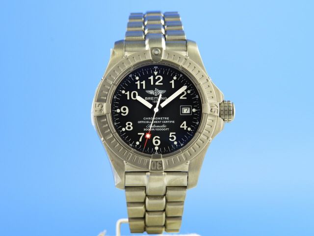 Breitling Avenger Titan
