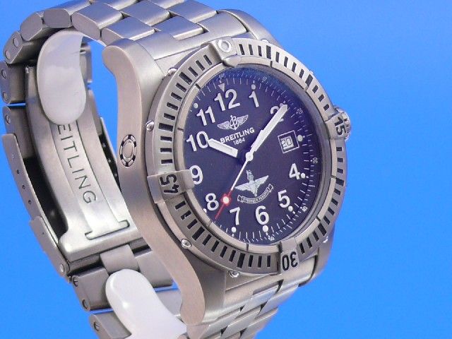 Breitling Avenger Seawolf Titan Utrinque Paratus