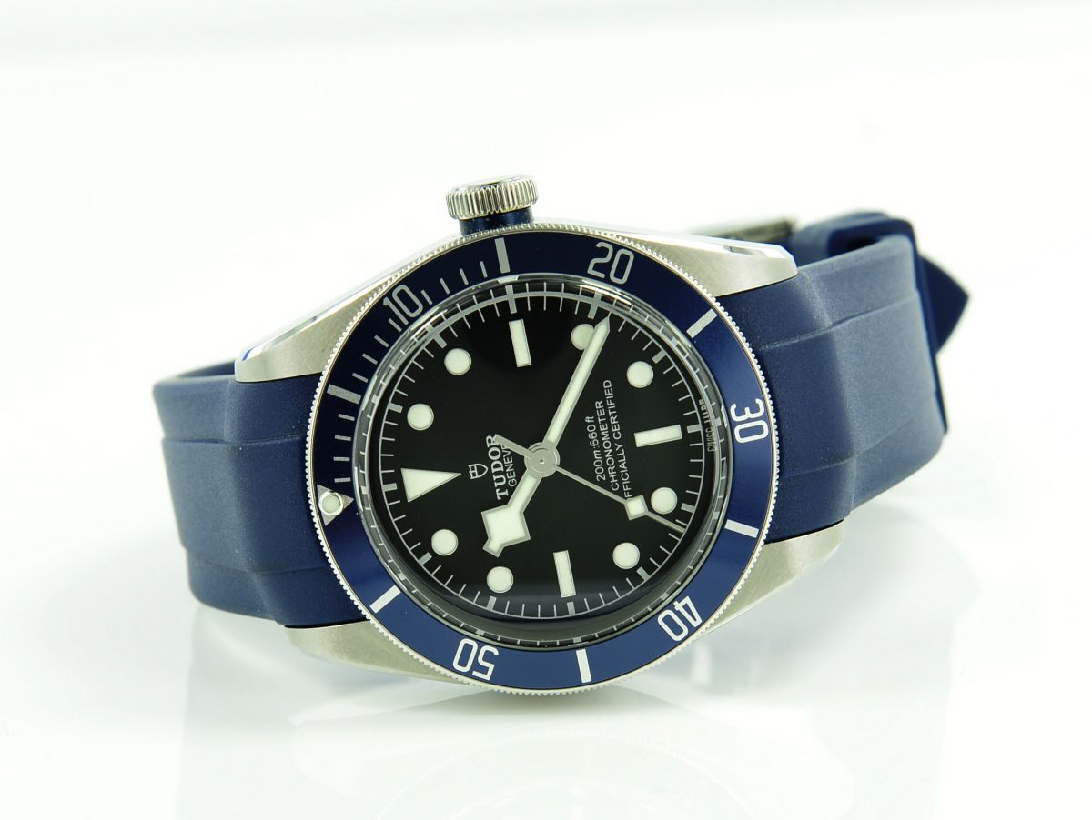 Tudor Black Bay 79230B Chronometer mit B/P 79230B aus 10/2023