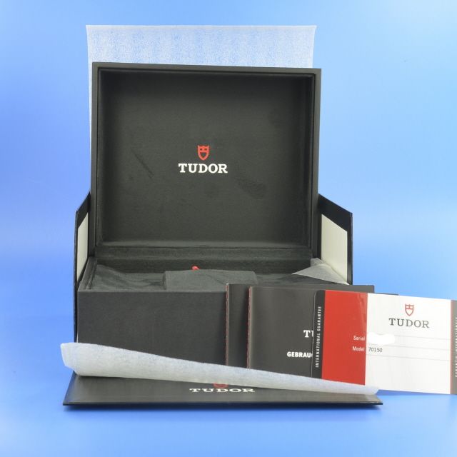 Tudor Black Bay P01