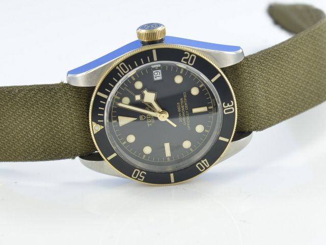 Tudor Black Bay Stahl / Gold