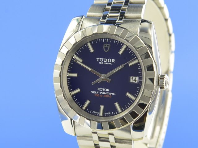 Tudor Classic Date