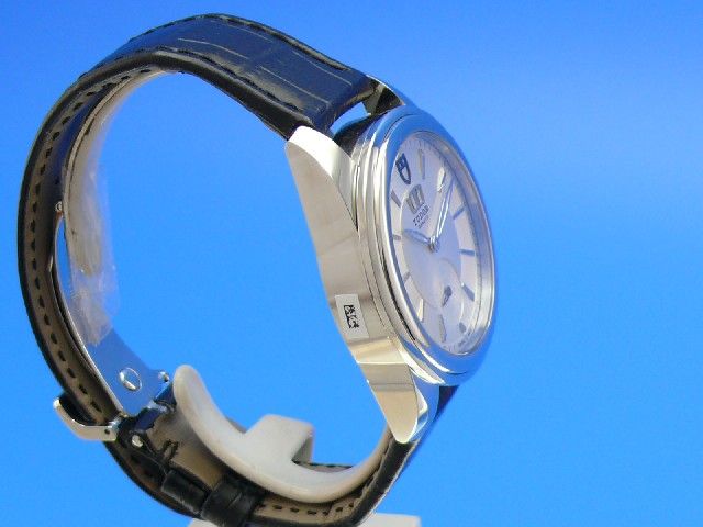 Tudor Glamour Double Date