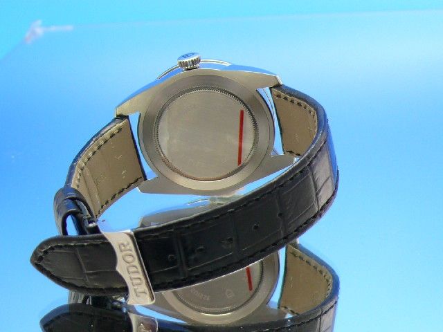 Tudor Glamour Double Date