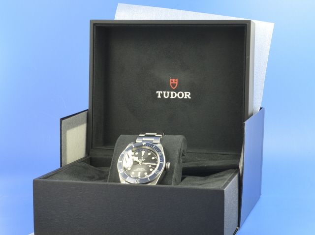 Tudor Heritage Black Bay