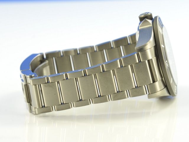 Tudor Pelagos LHD 25610TNL