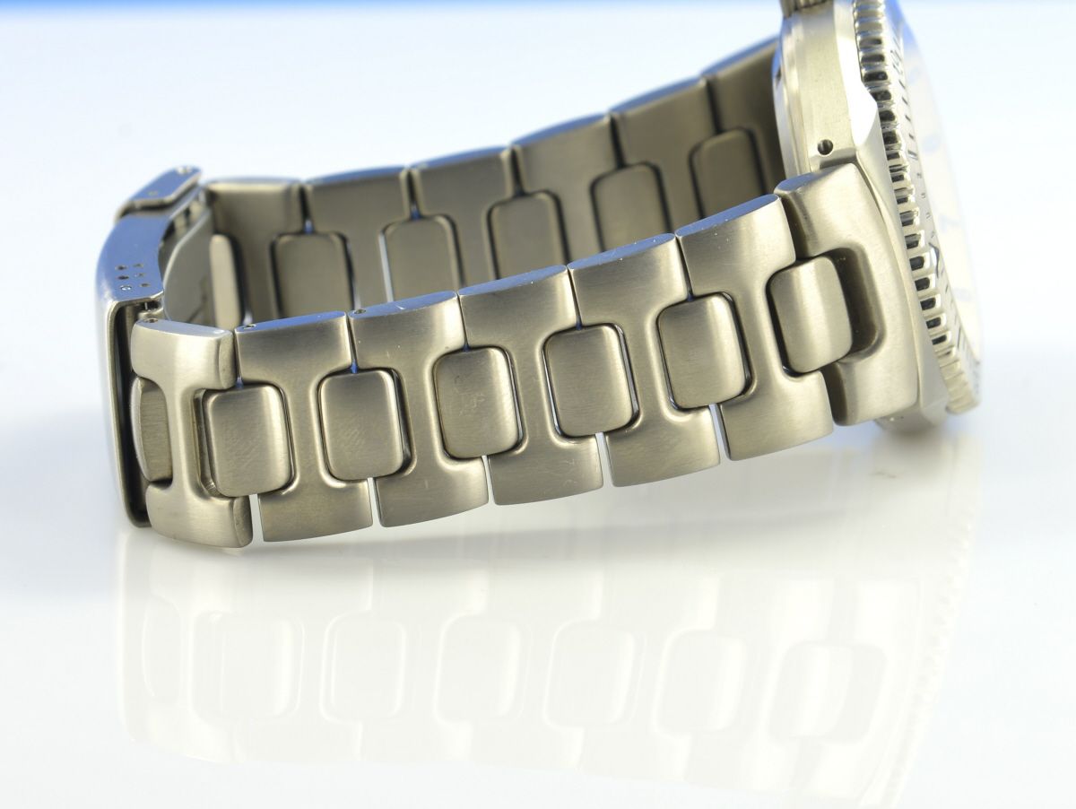 Tutima Military DI 300