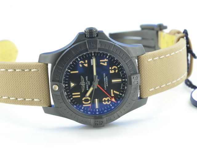 Breitling Avenger Automatic Gmt 45 Night Mission Faltschliee
