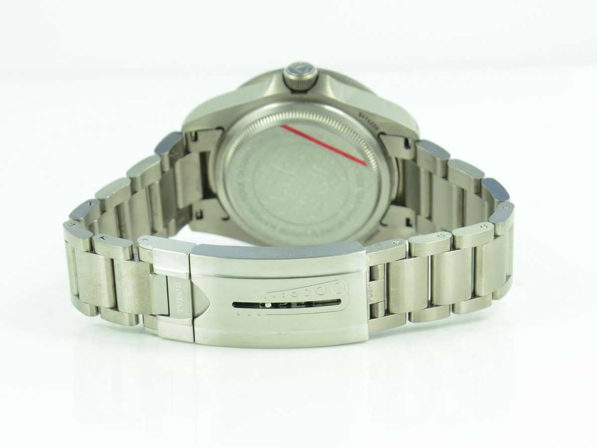 TUDOR Pelagos blaues Zifferblatt Herrenuhr Titan Armband