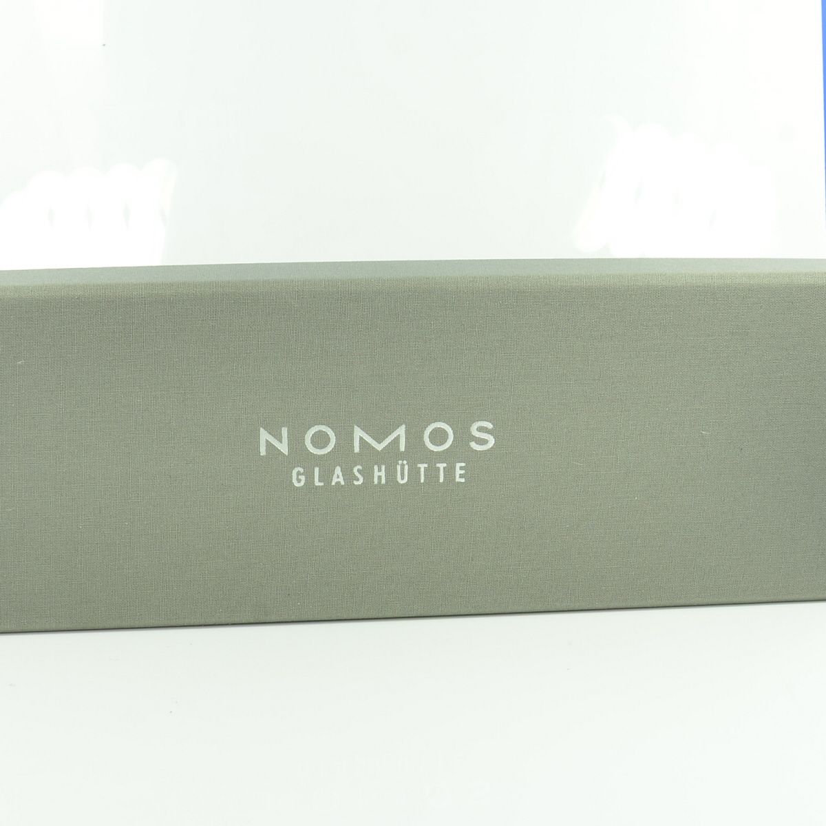 Nomos Autobahn neomatik 41 Datum