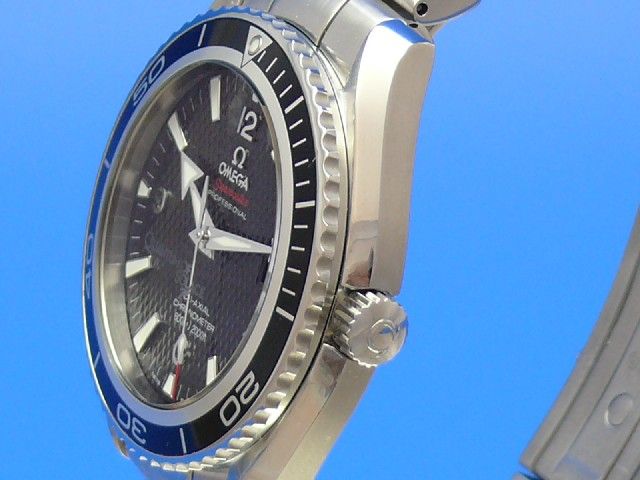 OMEGA Seamaster Planet Ocean Quantum of Solace James Bond 007