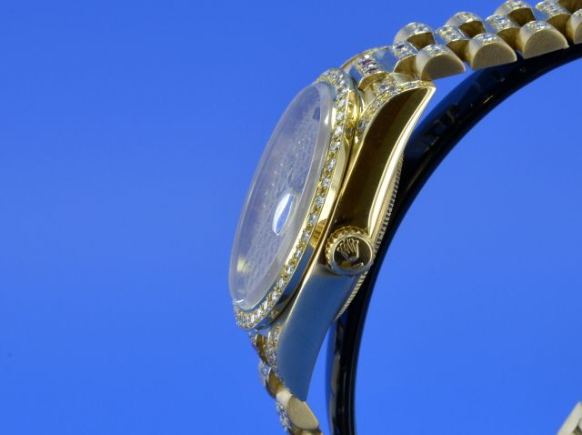 Rolex Day-Date mit Diamanten (nicht von Rolex die Steine)