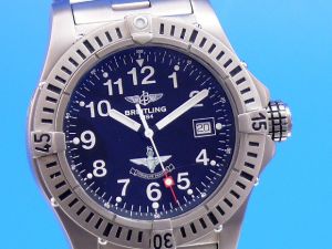 Breitling Avenger Seawolf Titan Utrinque Paratus