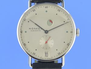 NOMOS Metro Gangreserve