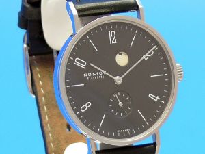 Nomos Tangente Gangreserve