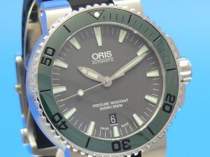 Oris Aquis Date