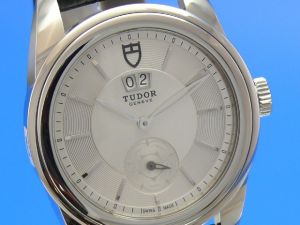 Tudor Glamour Double Date