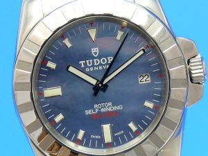 Tudor Sport Date – blaues Perlmutt-Zifferblatt